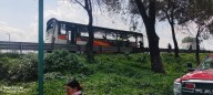 Autobús se incendia tras choque con motociclista en la México