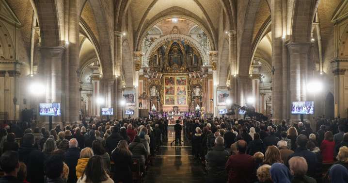 Abogados Cristianos lleva al Juzgado al hombre que agredió a un sacristán en la Catedral de Valencia