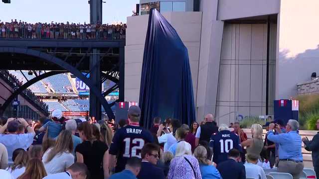 LIVE: Tom Brady statue being unveiled at Gillette Stadium
