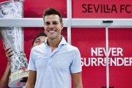 El Sevilla hace oficial la contratación de Azpilicueta por una temporada con opción a otra