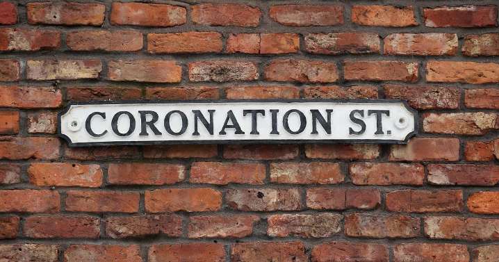 ITV Coronation Street pulled from air leaving fans devastated