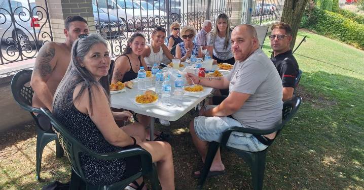 Carbajosa de la Sagrada se vuelca con la solidaridad y 1.500 personas participan en la paella por sus fiestas