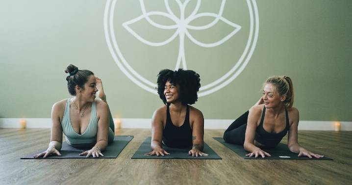 The benefits of adult tummy time, explained