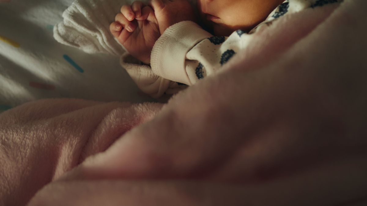 Irresponsabilidad de una madre cobra la vida de una bebé de 8 meses: esto se sabe