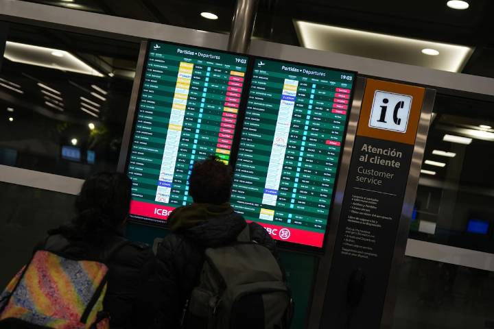 Más de 100.000 afectados. El segundo día de paro de controladores anticipa una semana de tensión en los aeropuertos