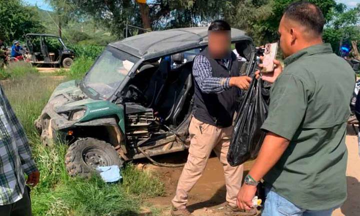 CAMIONETA Y RAZER CHOCAN EN COMANJILLA; SON FAMILIARES DE GOBERNADORA