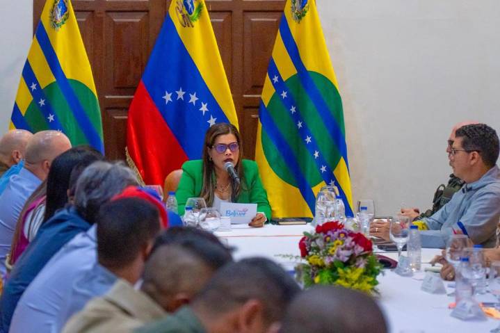 Gobernadora Yulisbeth García evalúa el impacto del 1×10