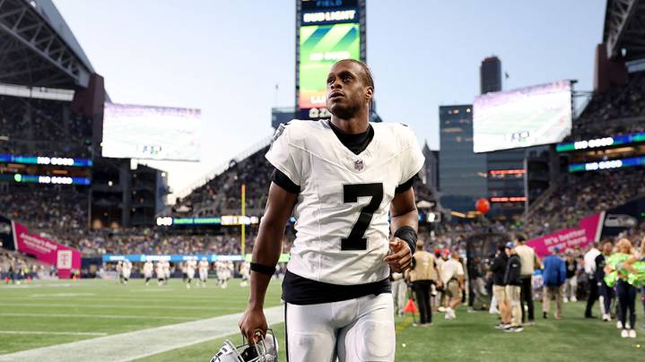 Geno Smith flips off Seattle Seahawks fan in return to city