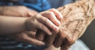 ¿Cómo superar la muerte mi abuela y de mi abuelo? recomendaciones de los especialistas