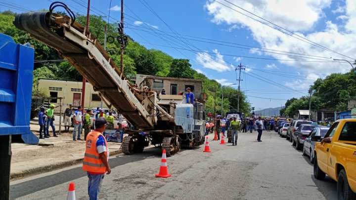 Sucre | Iniciaron plan de asfaltado en parroquias de Bermúdez