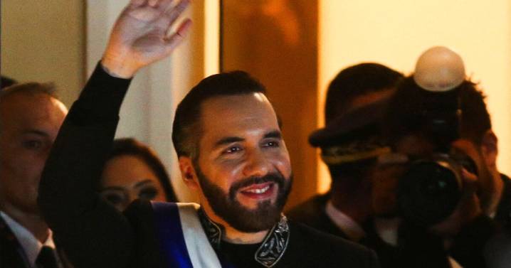 El lado B de El Salvador de Bukele: un país dependiente de las remesas