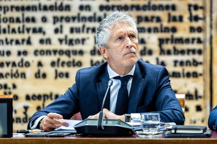 Marlaska acusa al PP de “fabricar una versión distorsionada de la realidad” de la crisis de los incendios