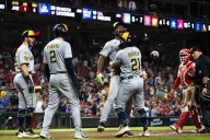 MLB-best Brewers rally again, set franchise single-season record for consecutive victories with 14