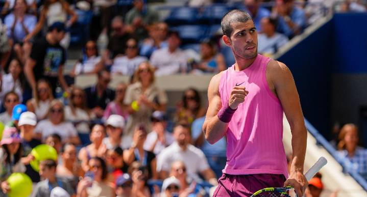 Carlos Alcaraz avanza sin contratiempos en el US Open