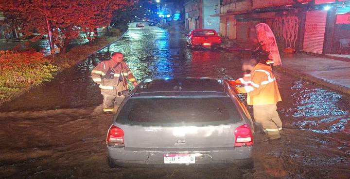 Lluvias ponen en alerta a Protección Civil