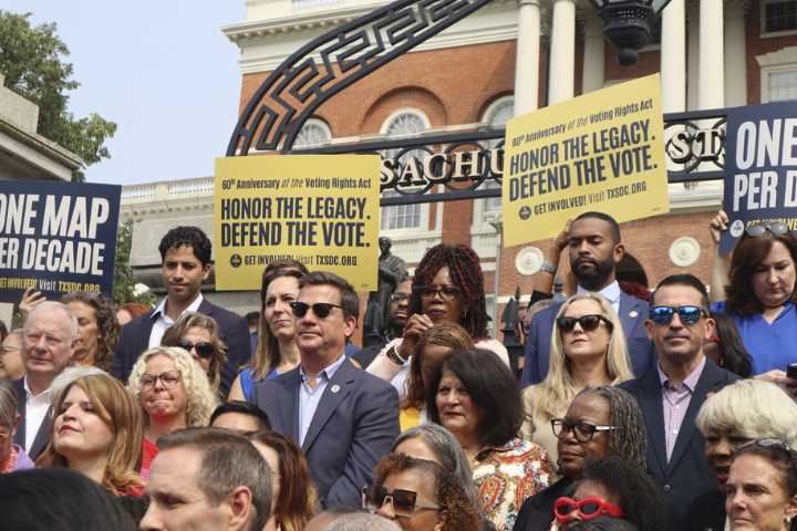 How long can Texas Democrats fight the GOP’s map rigging?