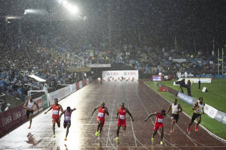 Noah Lyles pierde ante Oblique Seville en los 100 metros bajo la lluvia en Lausana