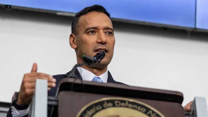 Ministro de la Defensa colombiano niega existencia del "Cártel de los Soles"