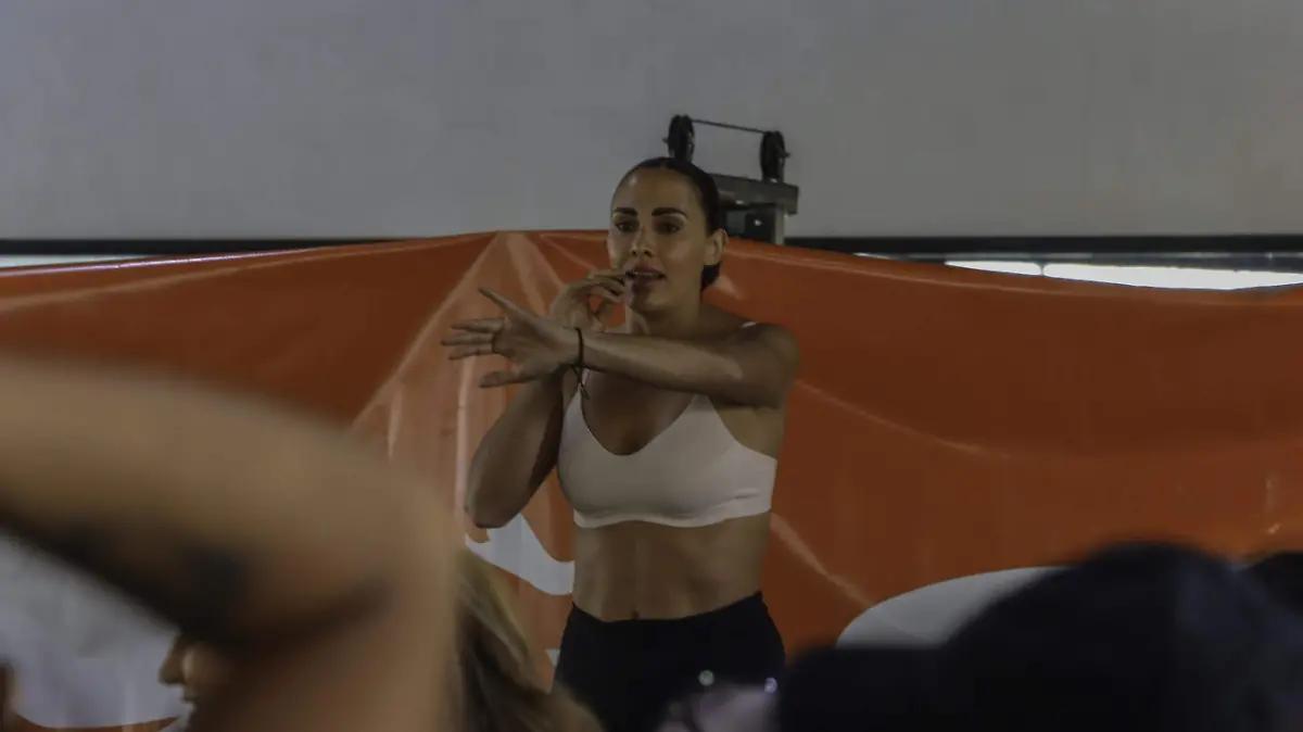 Macky González motivó a sanjuanenses a ejercitarse