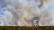 "Equivale a fumar nueve cigarrillos al día": los especialistas alertan del riesgo del humo de los incendios