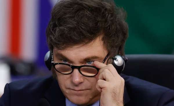 Milei espera más audios, teme un círculo vicioso explosivo y Trump demora la bilateral