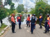 Adulto mayor quedó atrapado en calle inundada en Ciudad Bolívar