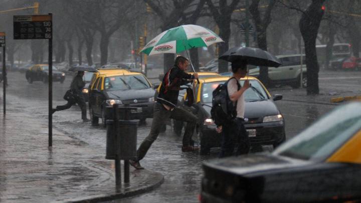 Mapa en vivo de las lluvias de hoy en Buenos Aires: a qué hora se larga la tormenta este sábado en el AMBA
