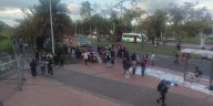 Pánico en Hip Hop al Parque: riñas entre vendedores informales dejó vario policías heridos