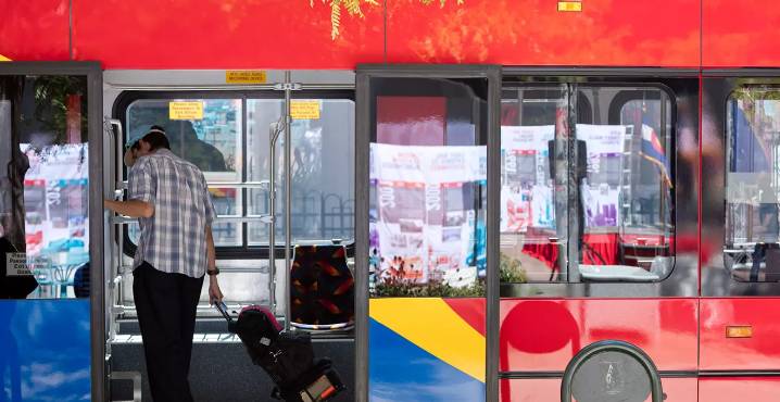 Experiencing Downtown Denver on the 16th Street FreeRide Bus