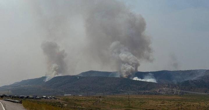 Colorado wildfires: Lee, Elk fires burn more than 135,000 acres as hotter weather risks more fire growth