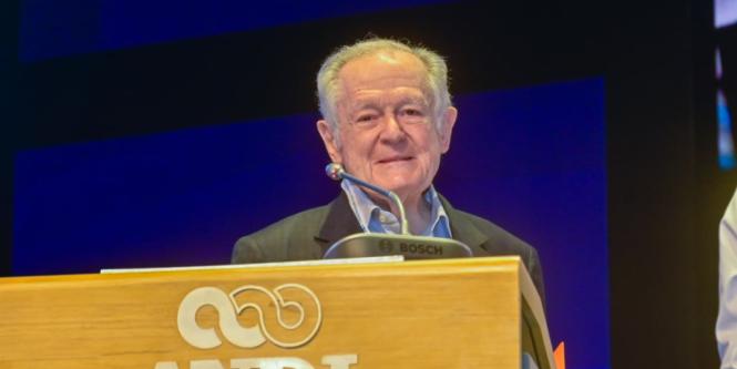 Luis Carlos Sarmiento Angulo recibió Orden al Mérito Empresarial de la Andi 