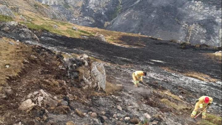 Dos nuevos incendios y reactivaciones de focos ya existentes desalojan a más de 300 vecinos de 10 poblaciones en León