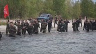 Rusia pone en marcha un programa de entrenamiento militar para niños de ocho años: "Lanzamos granadas y disparamos"