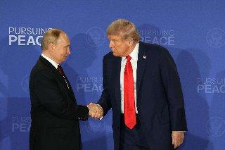 En escenario público, Trump fracasó en Alaska; Putin ganó