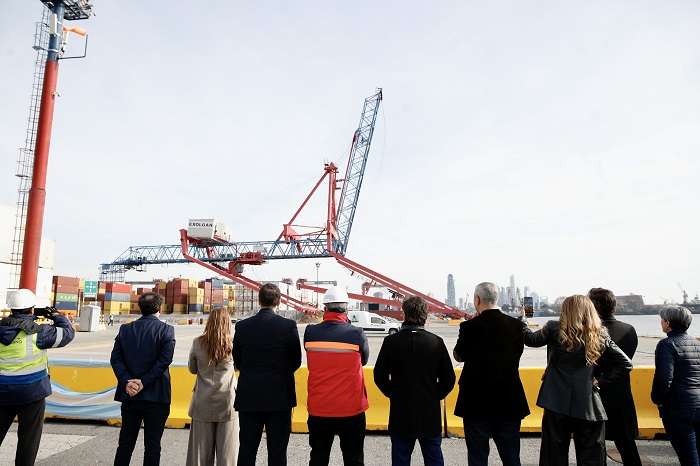 Kicillof supervisó la ampliación del muelle en el Puerto de Dock Sud