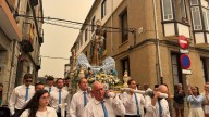 Navia, con panderata y su Virgen de la Barca