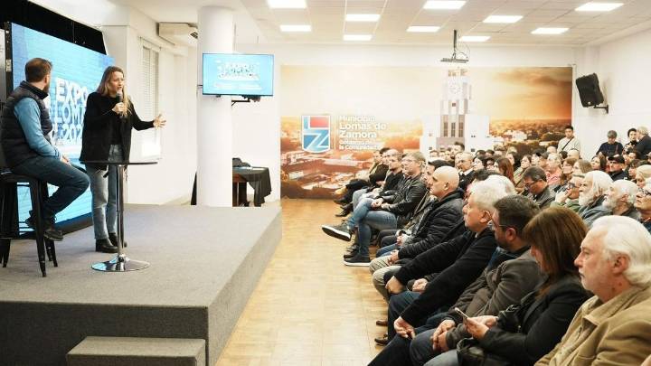 Otermín presentó la Expo Lomas 2025 con empresarios, emprendedores y artistas