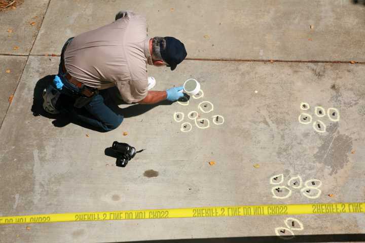 Man Shot Killed In Long Beach; Homicide Detectives Seek Clues