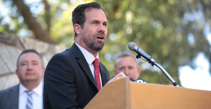 Senate president Petersen calls for investigation after senator Ortiz’s ICE alert