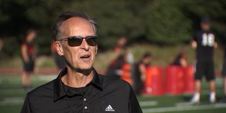 Oregon coach saved by high school football players after having massive heart attack on field