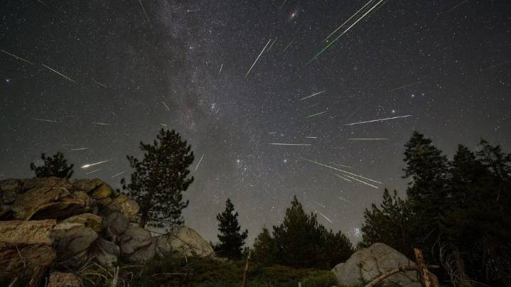 Six-planets align, meteor shower over Seattle this weekend