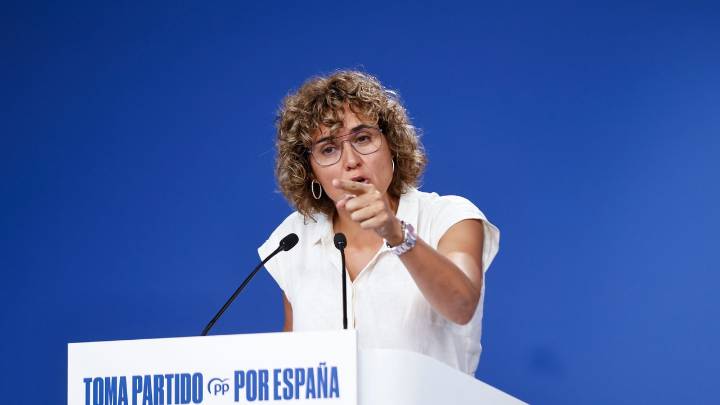 El PP, contra la gestión de Sánchez: "Mientras está buceando, España se incendia"
