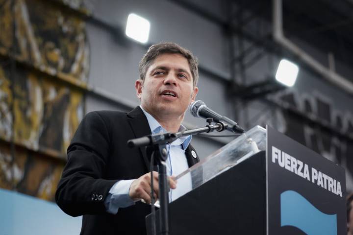 “Estafador, miserable y payaso”: Kicillof lanzó un duro mensaje contra Milei