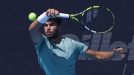 Alcaraz conquista Cincinnati tras el abandono de Sinner