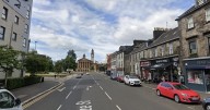Teenager slashed in face as bloody brawl breaks out on Paisley street