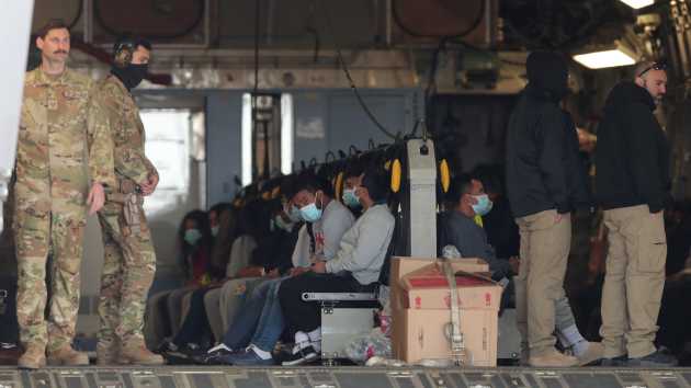 Judge blocks deportation of 76 Guatemalan minors after questioning government’s argument