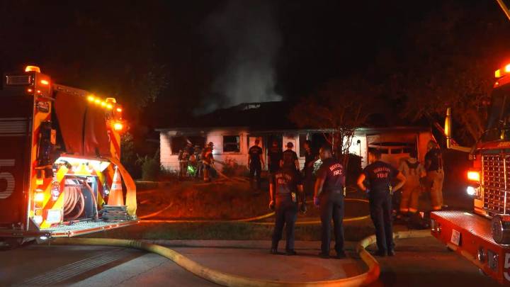 Houston fire: Captain injured, arson investigation on Botany Lane