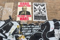 "Liberen a DC", Washington protesta con carteles y pegatinas la "toma hostil" de Trump