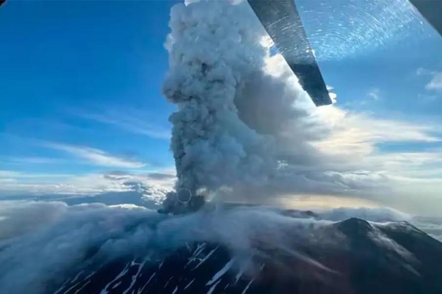 Erupción volcánica sorprende en Rusia tras 450 años de inactividad
