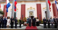 El gran palacio presidencial que Maduro no usa por vivir escondido huyéndole a un bombazo de EE. UU.